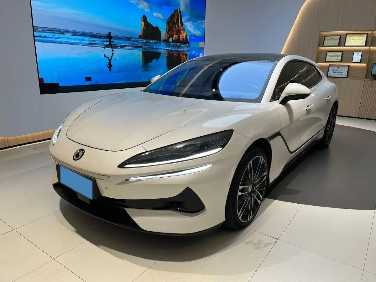 2024 Denza DenzaZ9GT 2.0T 207HP L4 E-CVT PHEV 38.5KWH