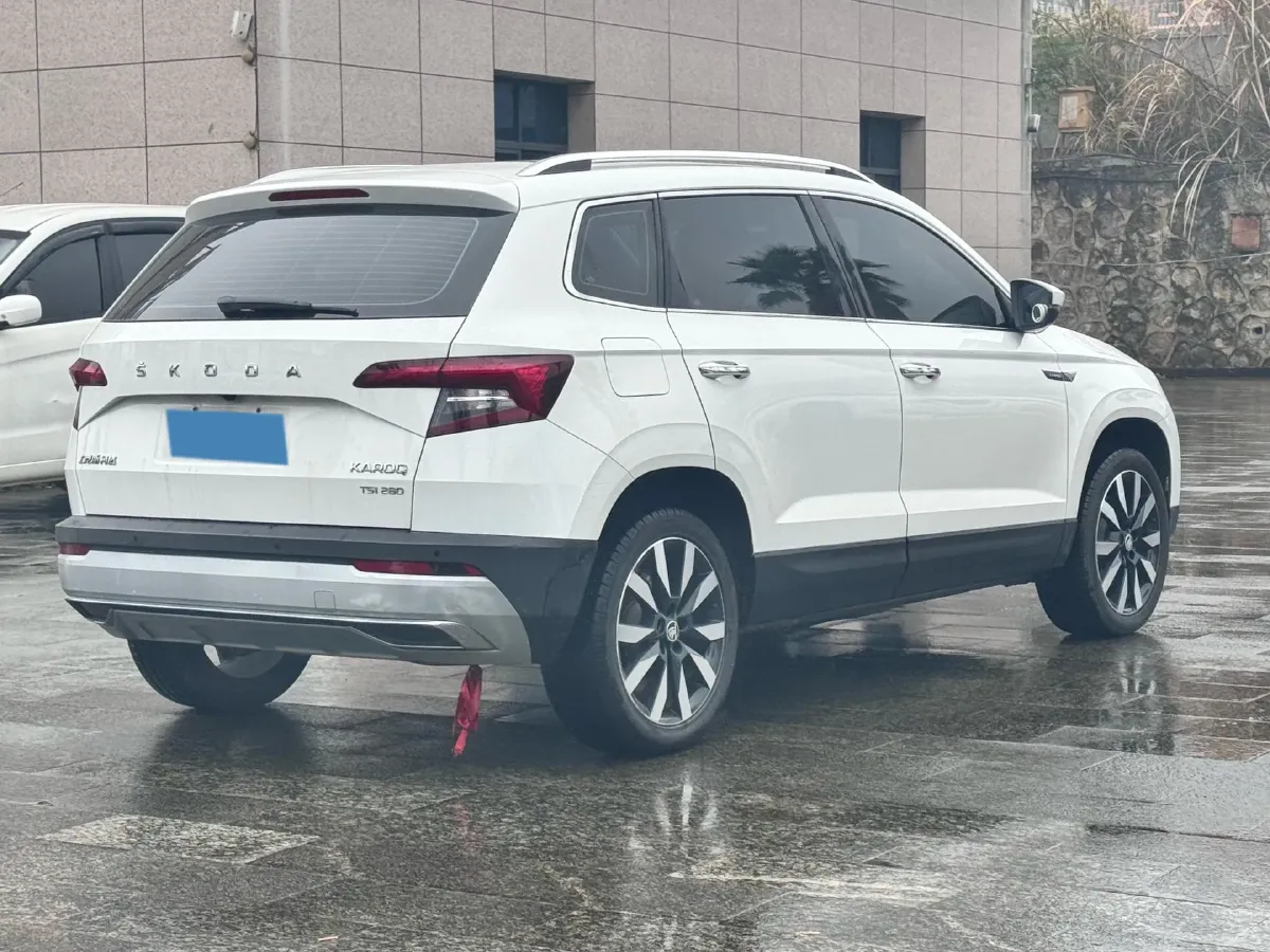 2020 Skoda Karoq 1.4T 150HP L4 7DCT,autocango,china used car exporter,china ev exporter,chinese used car exporter,chinese used ev exporter