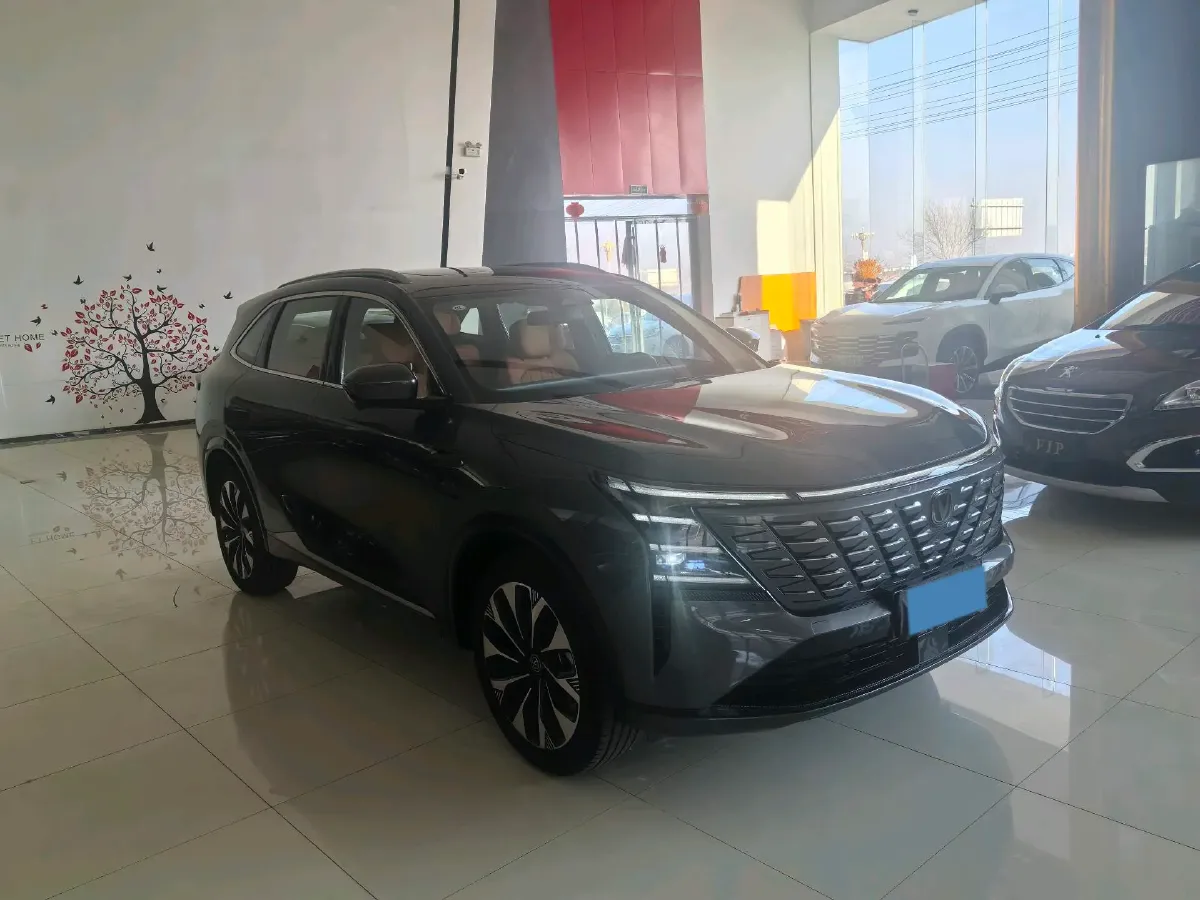2025 ChangAn CS75 Plus 2.0T 233HP L4 8AT,autocango,china used car exporter,china ev exporter,chinese used car exporter,chinese used ev exporter