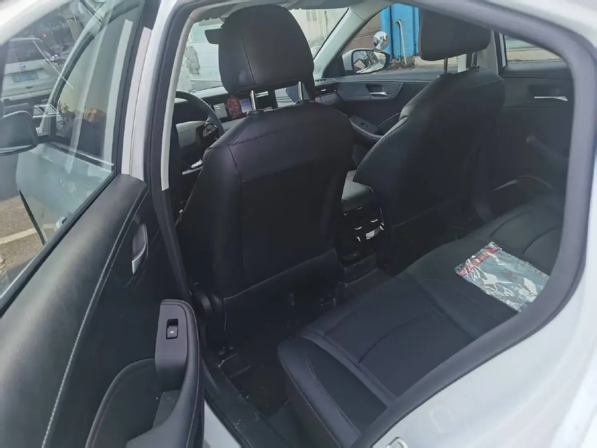 2026 Roewe i5 1.5L 129HP L4 CVT,autocango,china used car exporter,china ev exporter,chinese used car exporter,chinese used ev exporter