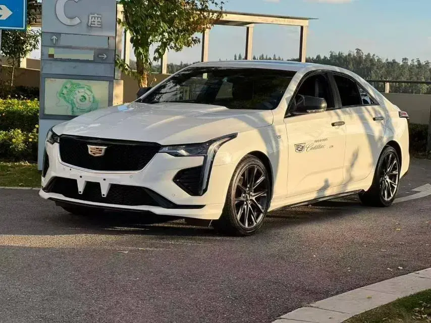 2022 Cadillac CT4 2.0T 237HP L4 8AT