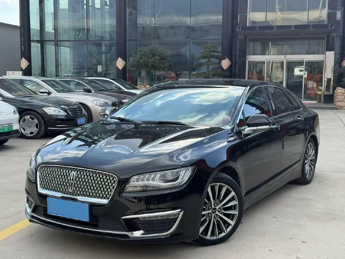 2019 Lincoln MKZ 2.0T 196HP L4 6AT