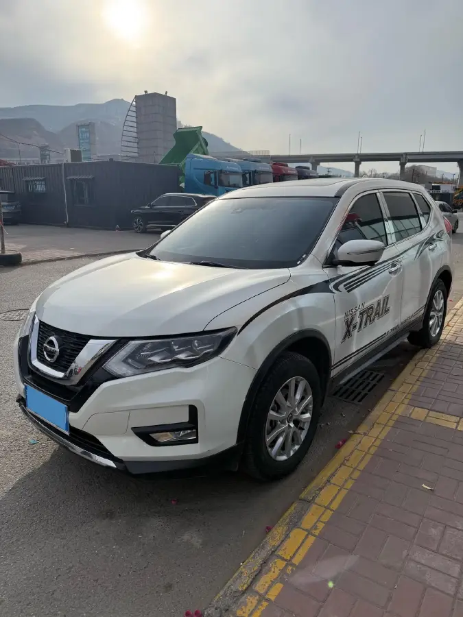 2023 Nissan X-Trail 2.0L 151HP L4 CVT