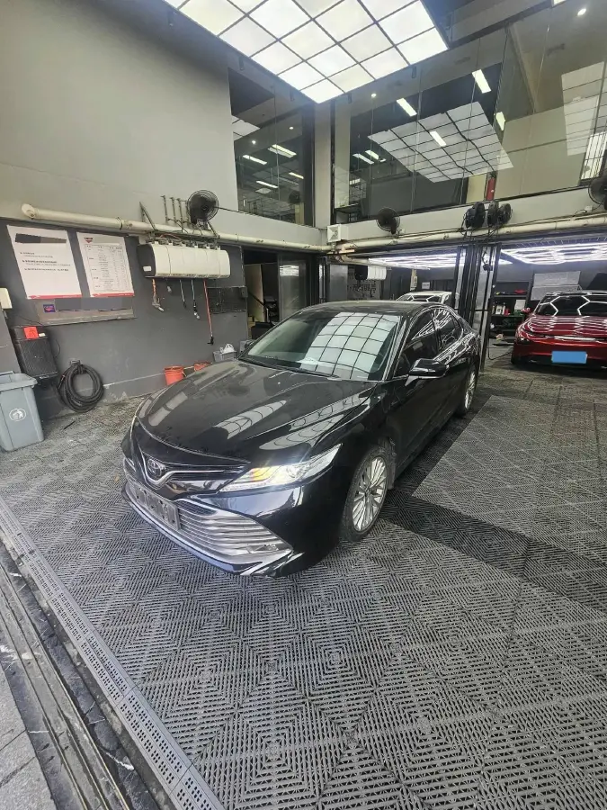 2019 Toyota Camry 2.5L 209HP L4 8AT