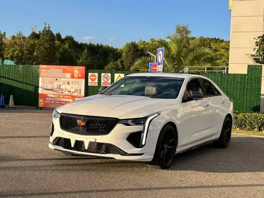 2022 Cadillac CT4 2.0T 237HP L4 8AT