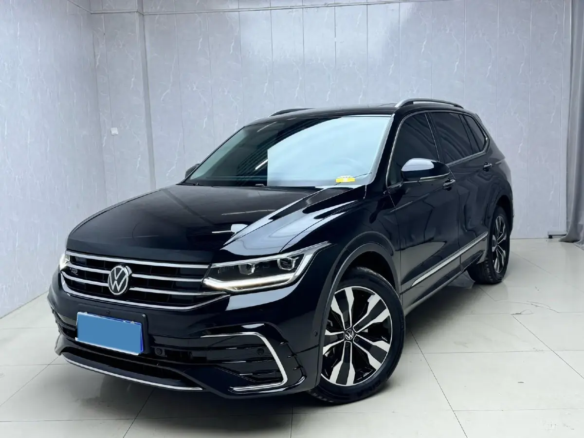2025 Volkswagen Tiguan L 2.0T 186HP L4 7DCT