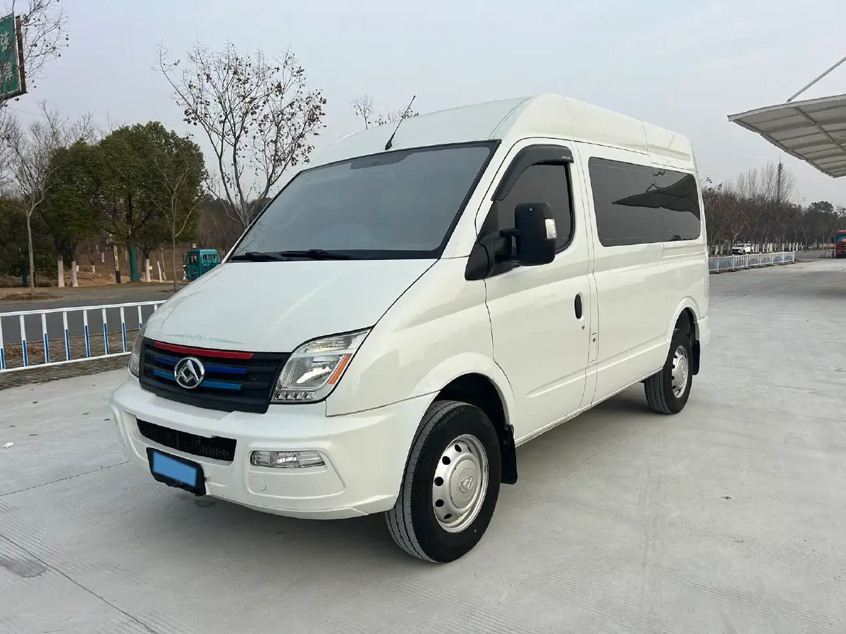 2021 MAXUS XinTu V80 2.0T 139HP L4 6MT