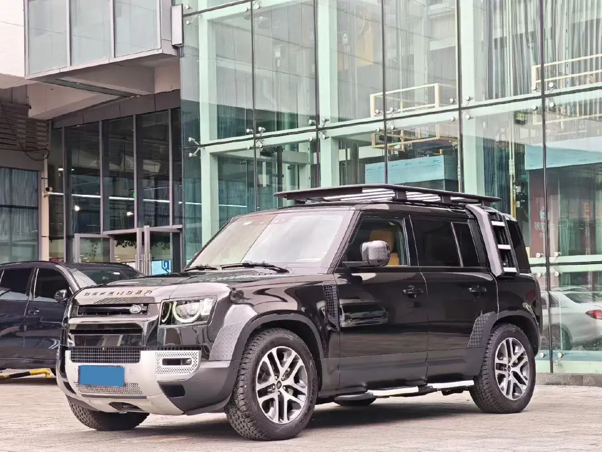 2024 Land Rover Defender 3.0T 400HP L6 8AT