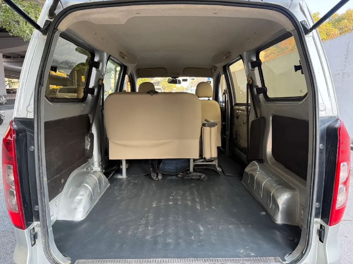 2019 WuLing HongGuang V 1.5L 99HP L4 6MT,autocango,china used car exporter,china ev exporter,chinese used car exporter,chinese used ev exporter