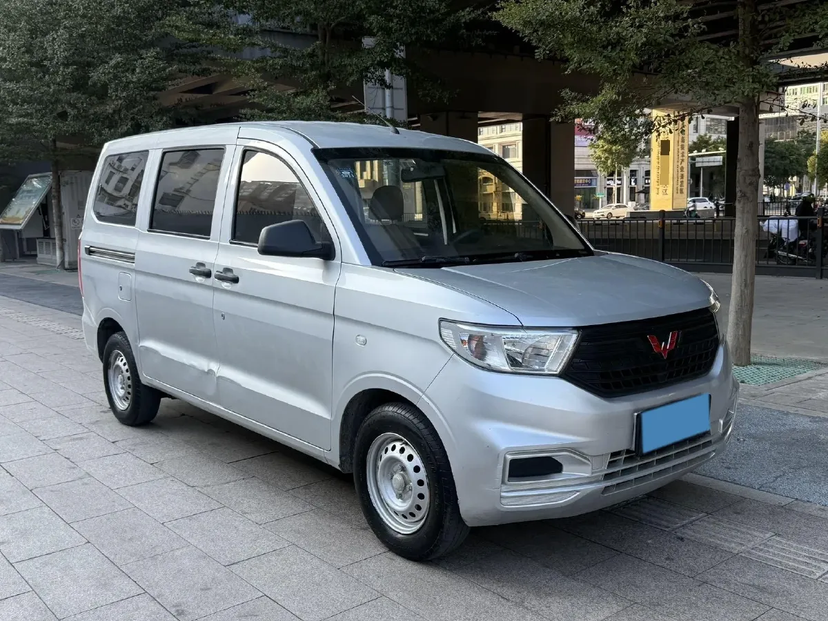 2019 WuLing HongGuang V 1.5L 99HP L4 6MT,autocango,china used car exporter,china ev exporter,chinese used car exporter,chinese used ev exporter