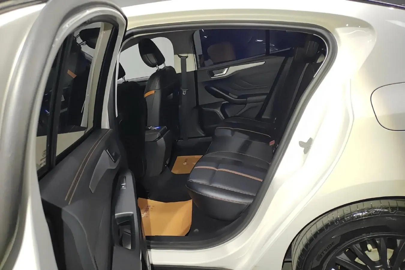 2022 Ford Focus 1.5T 177HP L4 6AT,autocango,china used car exporter,china ev exporter,chinese used car exporter,chinese used ev exporter