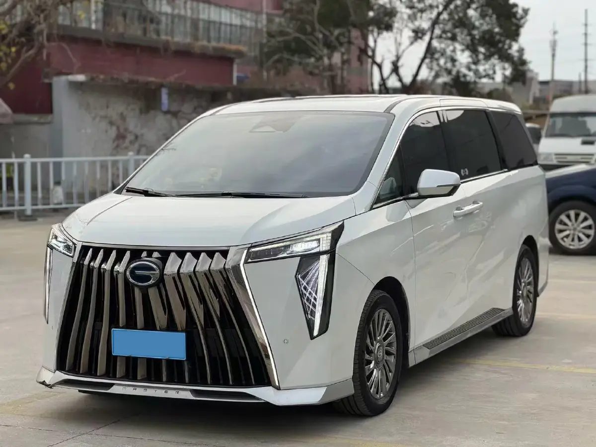 2023 GAC Trumpchi M8 2.0T 190HP L4 E-CVT Hybrid