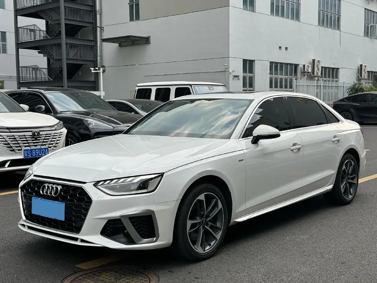 2024 Audi A4L 2.0T 190HP L4 7DCT