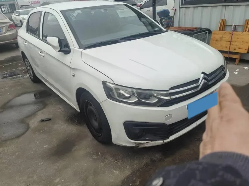 2017 HuangHai XiangLong 2.8T 102HP L4 5MT,autocango,china used car exporter,china ev exporter,chinese used car exporter,chinese used ev exporter