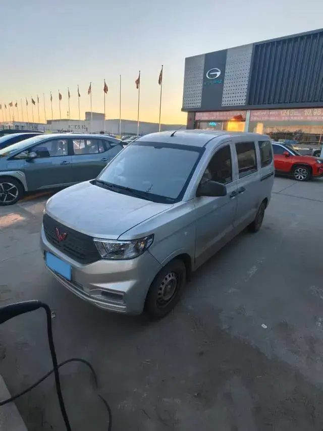 2019 WuLing HongGuang V 1.5L 99HP L4 6MT