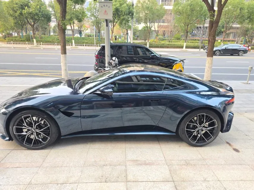 2023 Aston Martin V8 Vantage 4.0T 510HP V8 8AT,autocango,china used car exporter,china ev exporter,chinese used car exporter,chinese used ev exporter