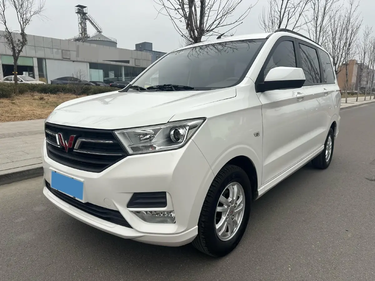 2019 WuLing HongGuang 1.5L 99HP L4 6MT