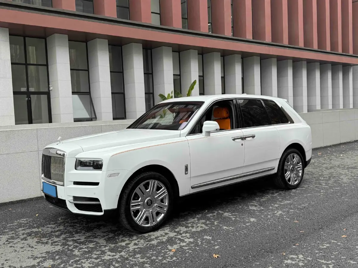 2024 Rolls-Royce Cullinan 6.7T 571HP V12 8AT