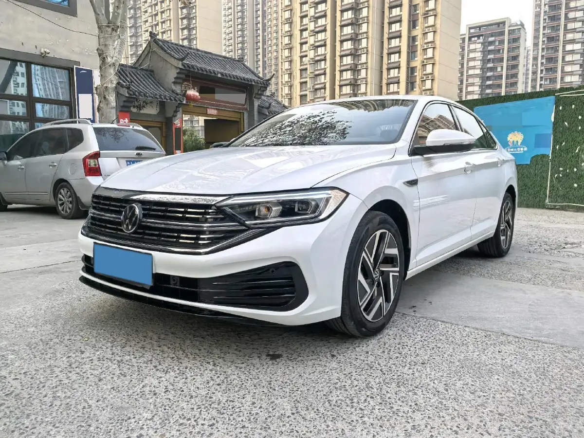 2023 Volkswagen Sagitar 1.5T 160HP L4 7DCT