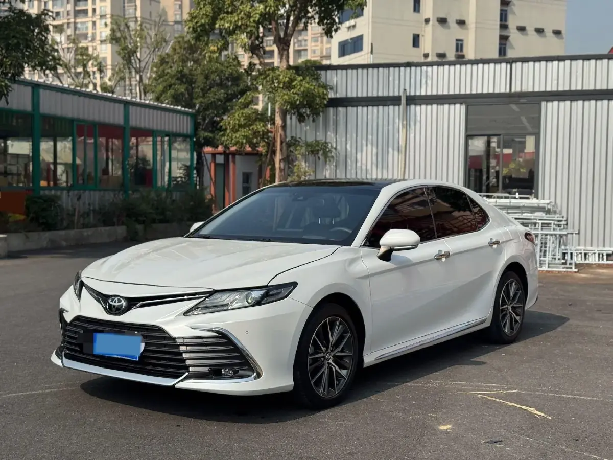2021 Toyota Camry 2.5L 209HP L4 8AT
