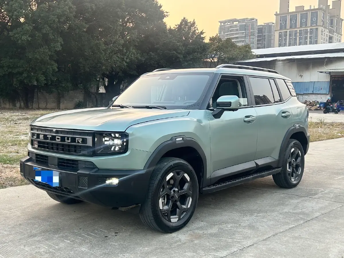 2025 Jetour Traveller 2.0T 254HP L4 7DCT