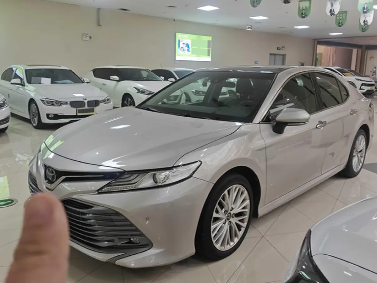 2019 Toyota Camry 2.5L 209HP L4 8AT