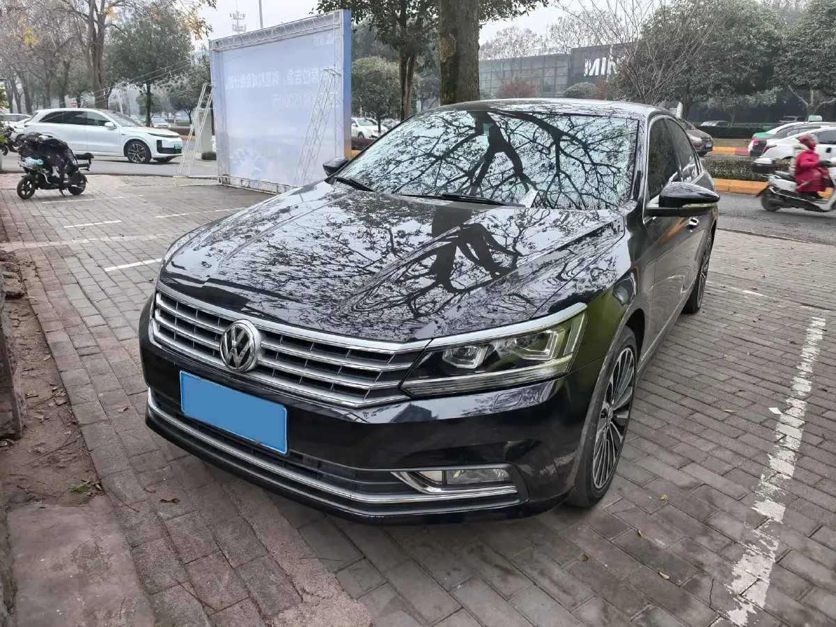 2017 Volkswagen Passat 1.8T 180HP L4 7DCT