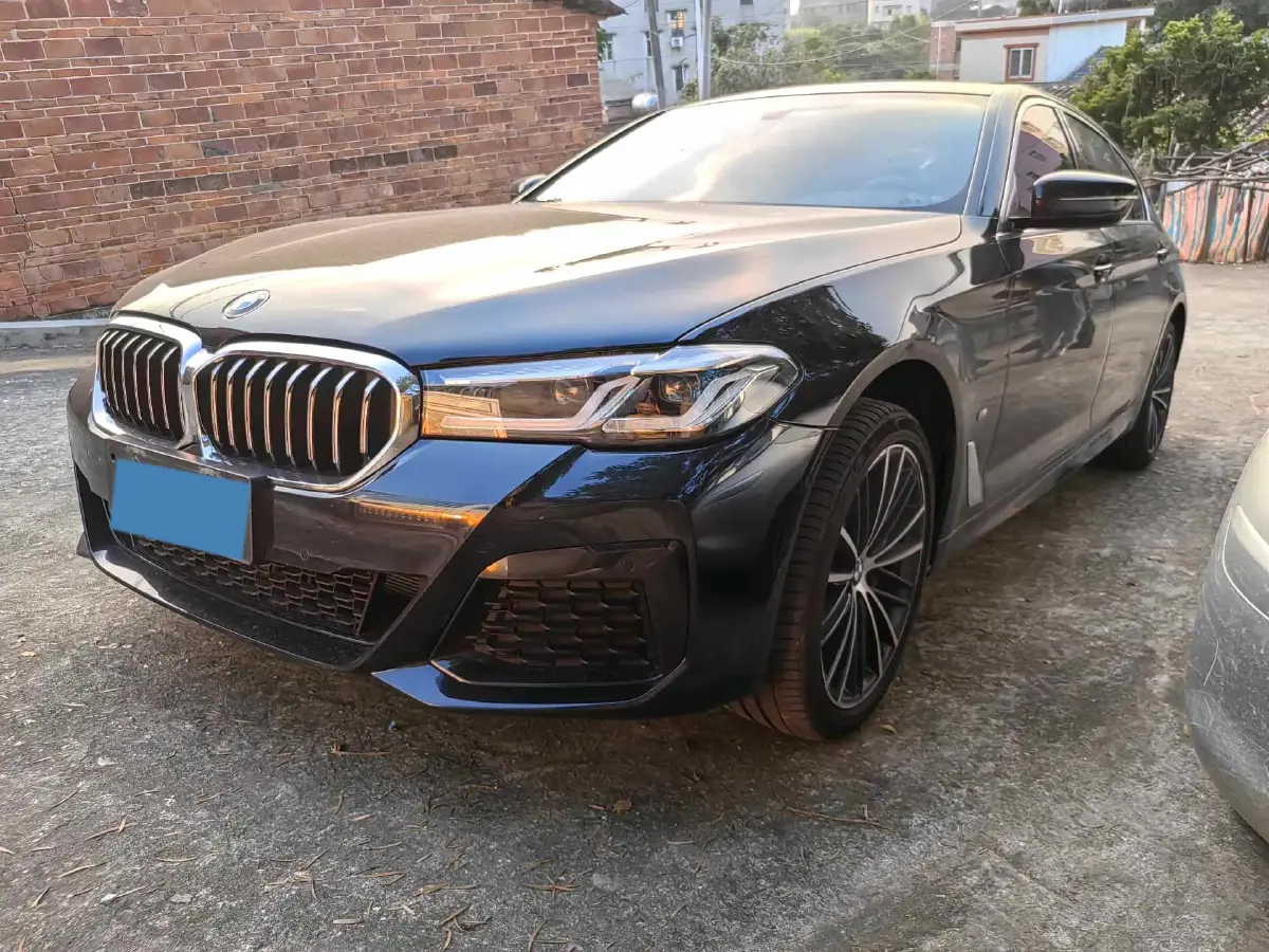 2023 BMW 5 Series 2.0T 245HP L4 8AT