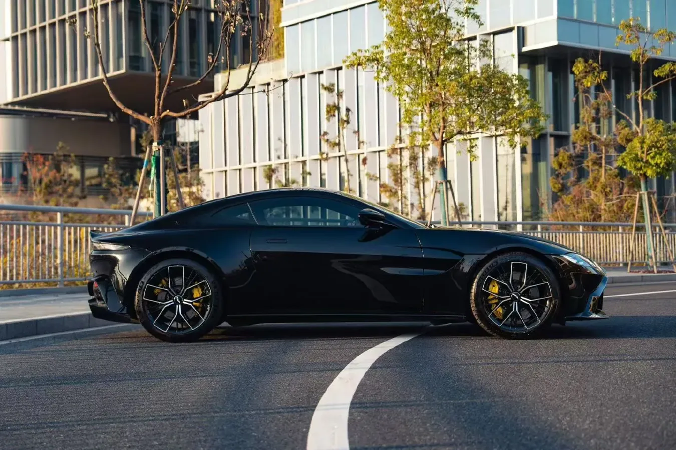 2020 Aston Martin V8 Vantage 4.0T 510HP V8 8AT,autocango,china used car exporter,china ev exporter,chinese used car exporter,chinese used ev exporter