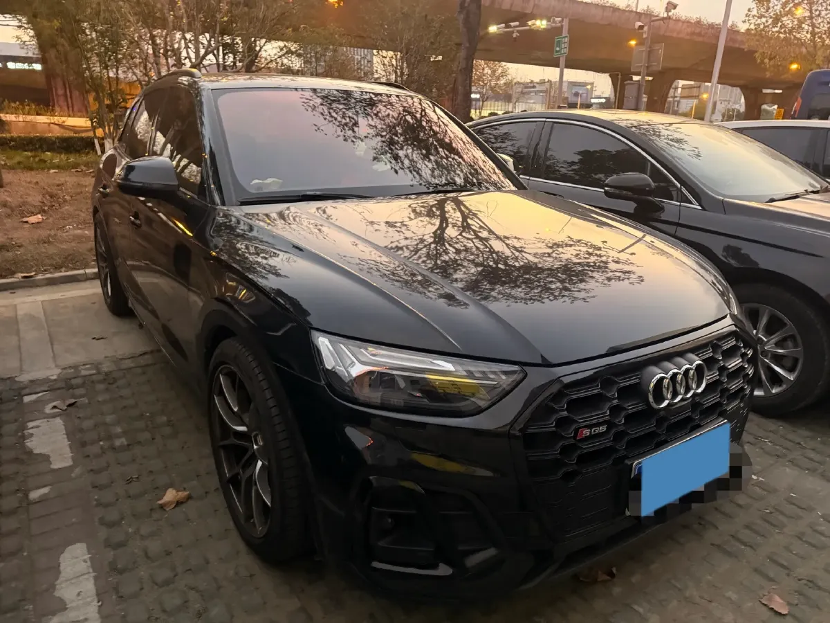 2021 Audi SQ5 3.0T 354HP V6 8AT,autocango,china used car exporter,china ev exporter,chinese used car exporter,chinese used ev exporter