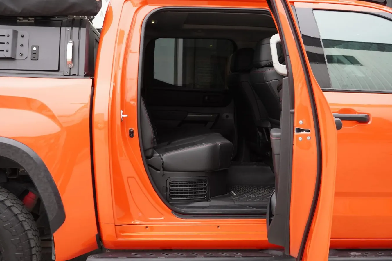 2022 Tank 300 2.0T 227HP L4 8AT,autocango,china used car exporter,china ev exporter,chinese used car exporter,chinese used ev exporter