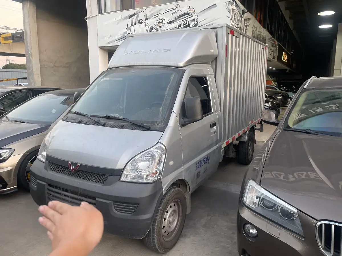 2023 WuLing RongGuang New Truck 1.5L 102HP L4 5MT