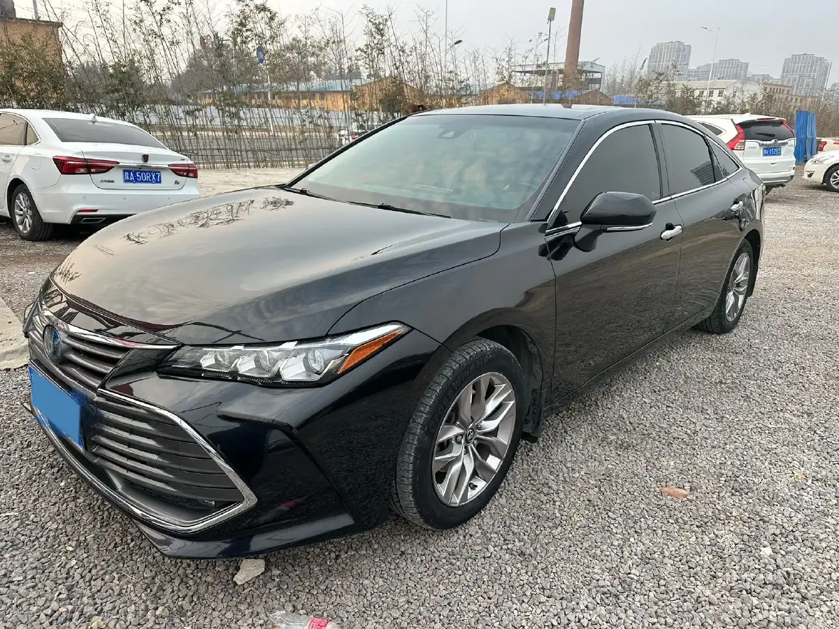 2019 Toyota Avalon 2.5L 178HP L4 E-CVT Hybrid