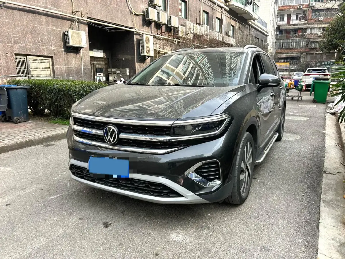 2022 Volkswagen Talagon 2.0T 220HP L4 7DCT