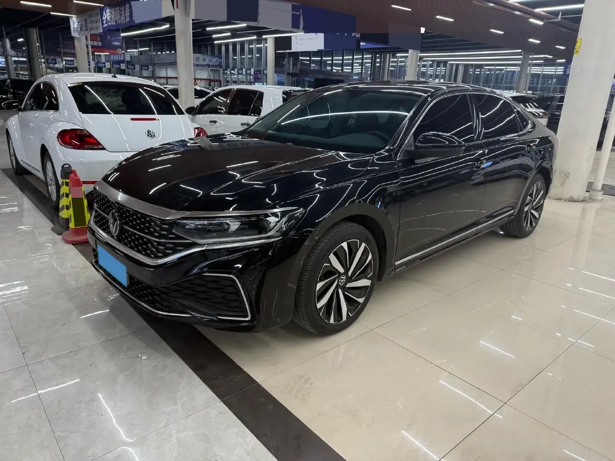 2023 Volkswagen Passat 2.0T 186HP L4 7DCT