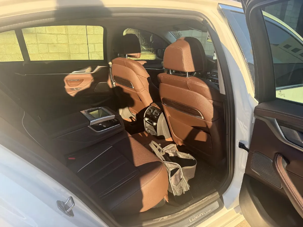 2021 BMW 5 Series 2.0T 252HP L4 8AT,autocango,china used car exporter,china ev exporter,chinese used car exporter,chinese used ev exporter