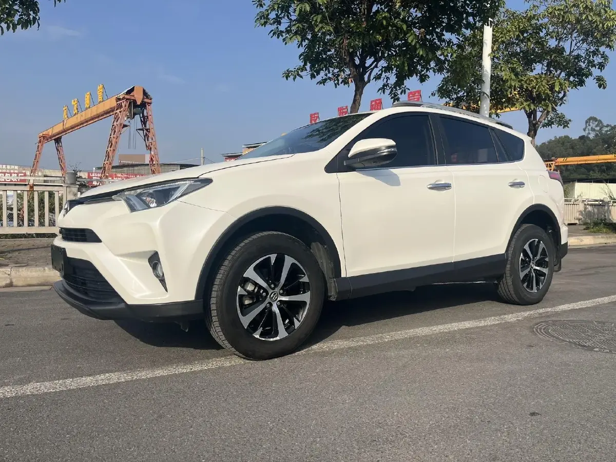 2018 Toyota RAV4 2.0L 151HP L4 CVT