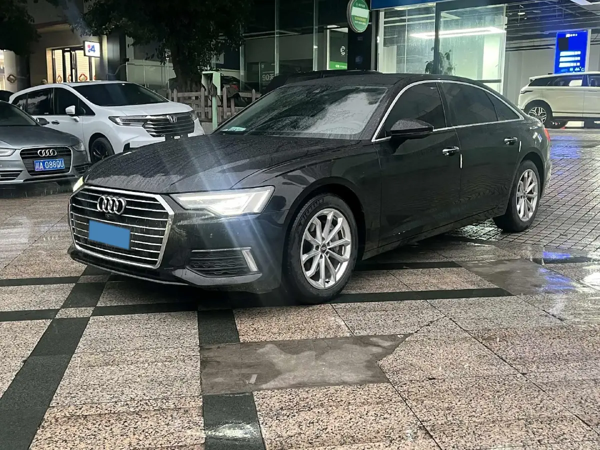 2022 Audi A6L 2.0T 190HP L4 7DCT