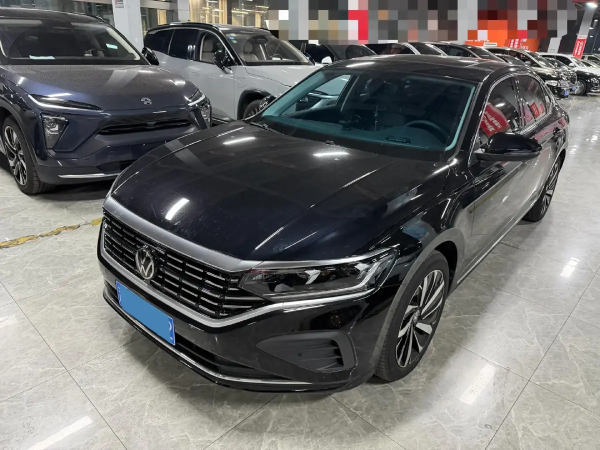 2024 Volkswagen Passat 2.0T 220HP L4 7DCT