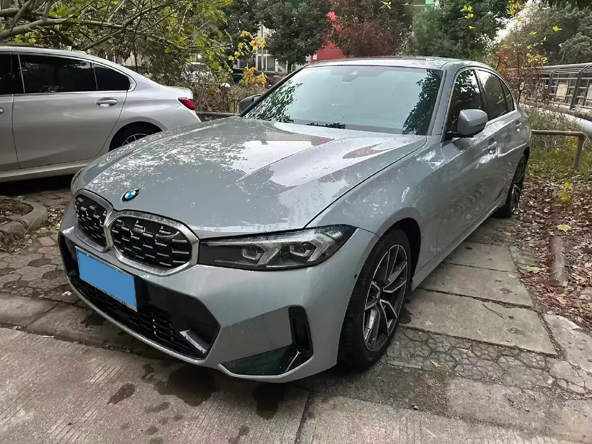 2025 BMW 3 Series 2.0T 184HP L4 8AT