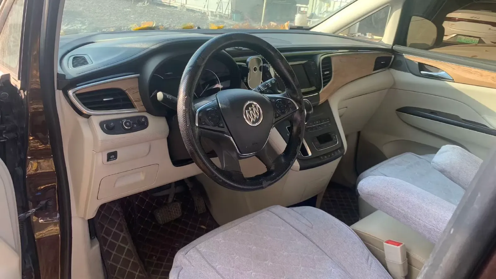 2018 Buick GL8 2.0T 260HP L4 6AT,autocango,china used car exporter,china ev exporter,chinese used car exporter,chinese used ev exporter