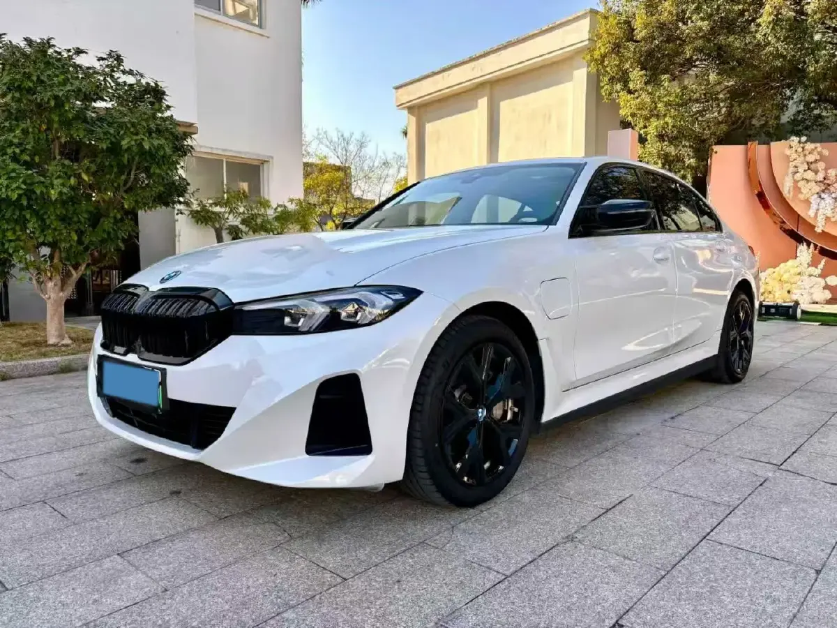 2024 BMW i3 BEV 70KWH