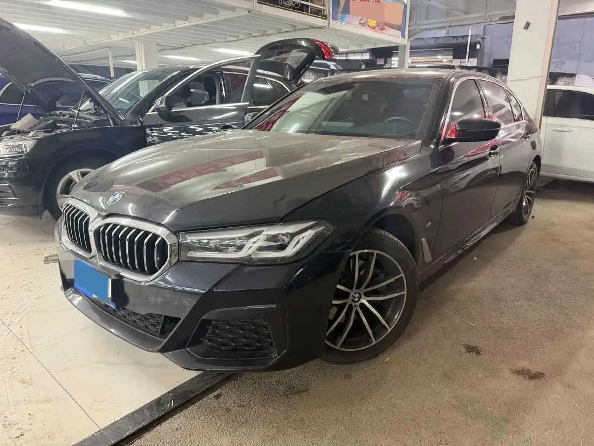 2022 BMW 5 Series 2.0T 184HP L4 8AT