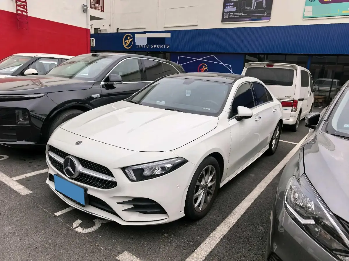 2021 Mercedes-Benz A Class 1.3T 163HP L4 7DCT