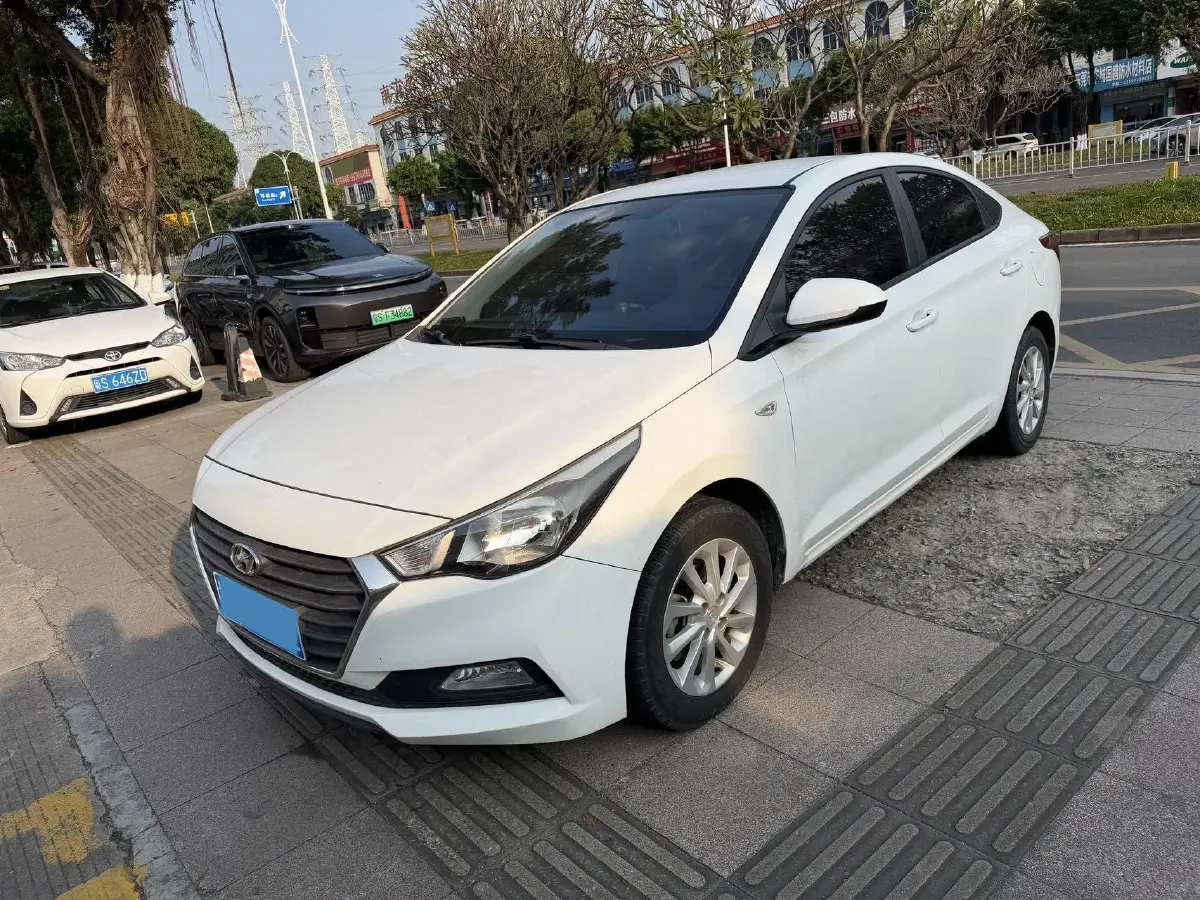 2016 Hyundai Verna 1.4L 100HP L4 6AT