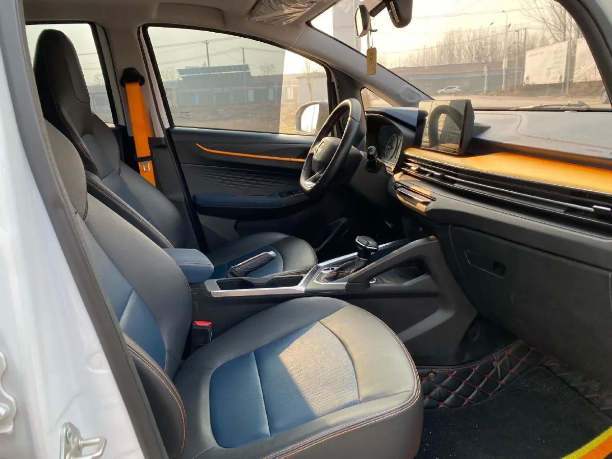 2022 Livan X3 PRO 1.5L 113HP L4 CVT,autocango,china used car exporter,china ev exporter,chinese used car exporter,chinese used ev exporter