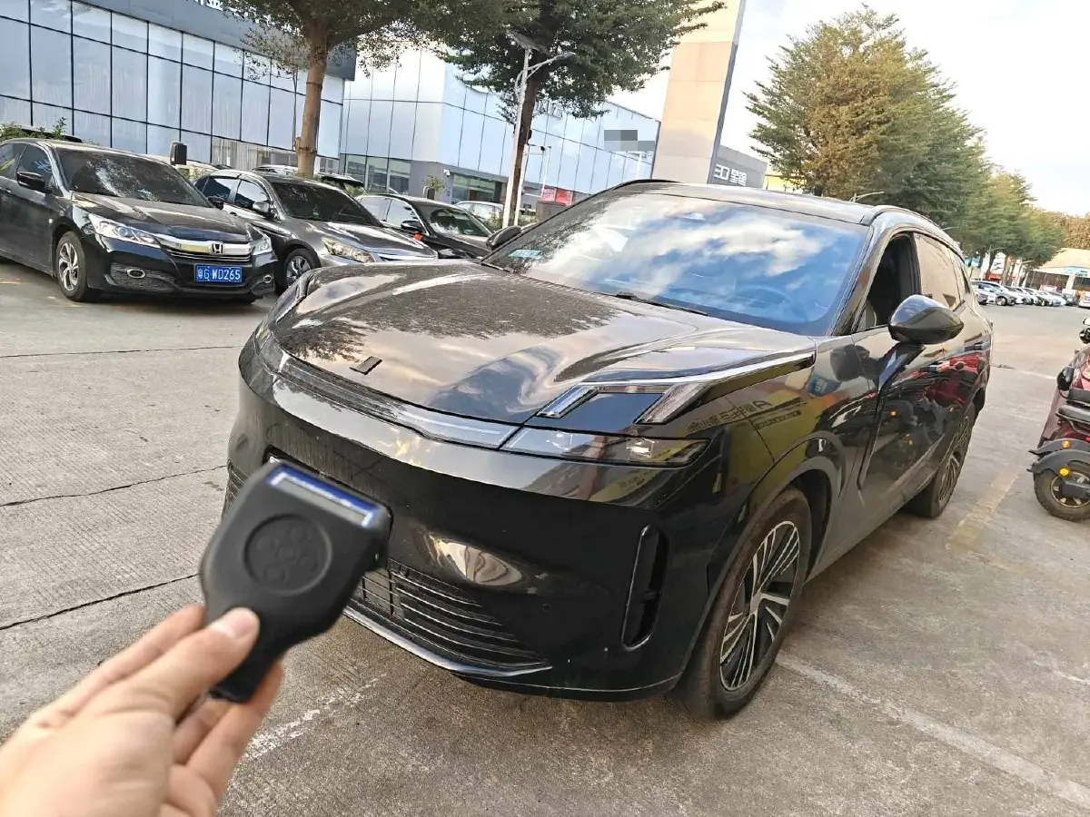 2023 LYNK&CO 08 EM-P 1.5T 163HP L4 3DHT PHEV 21.2KWH