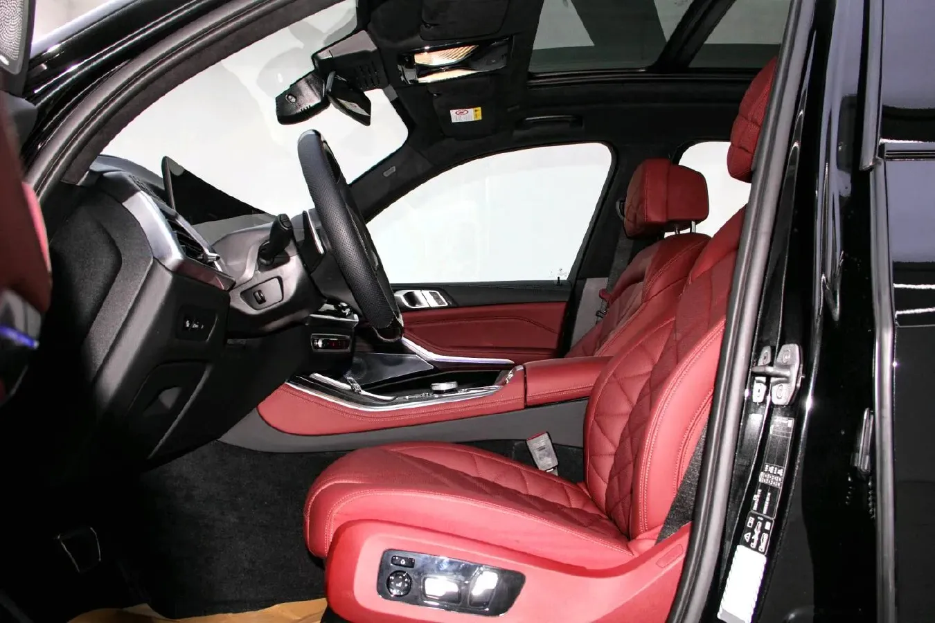 2025 BMW X5 3.0T 381HP L6 8AT,autocango,china used car exporter,china ev exporter,chinese used car exporter,chinese used ev exporter