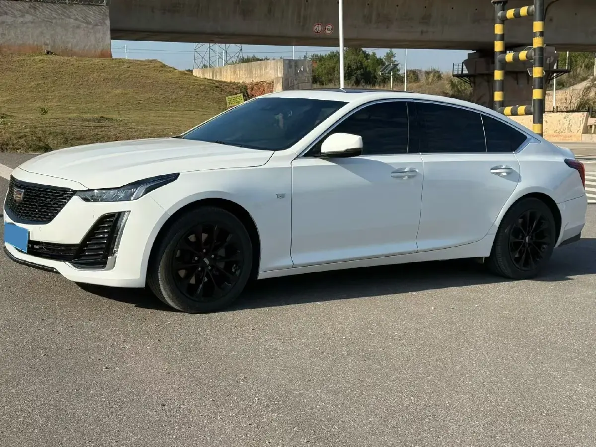 2021 Cadillac CT5 2.0T 237HP L4 10AT