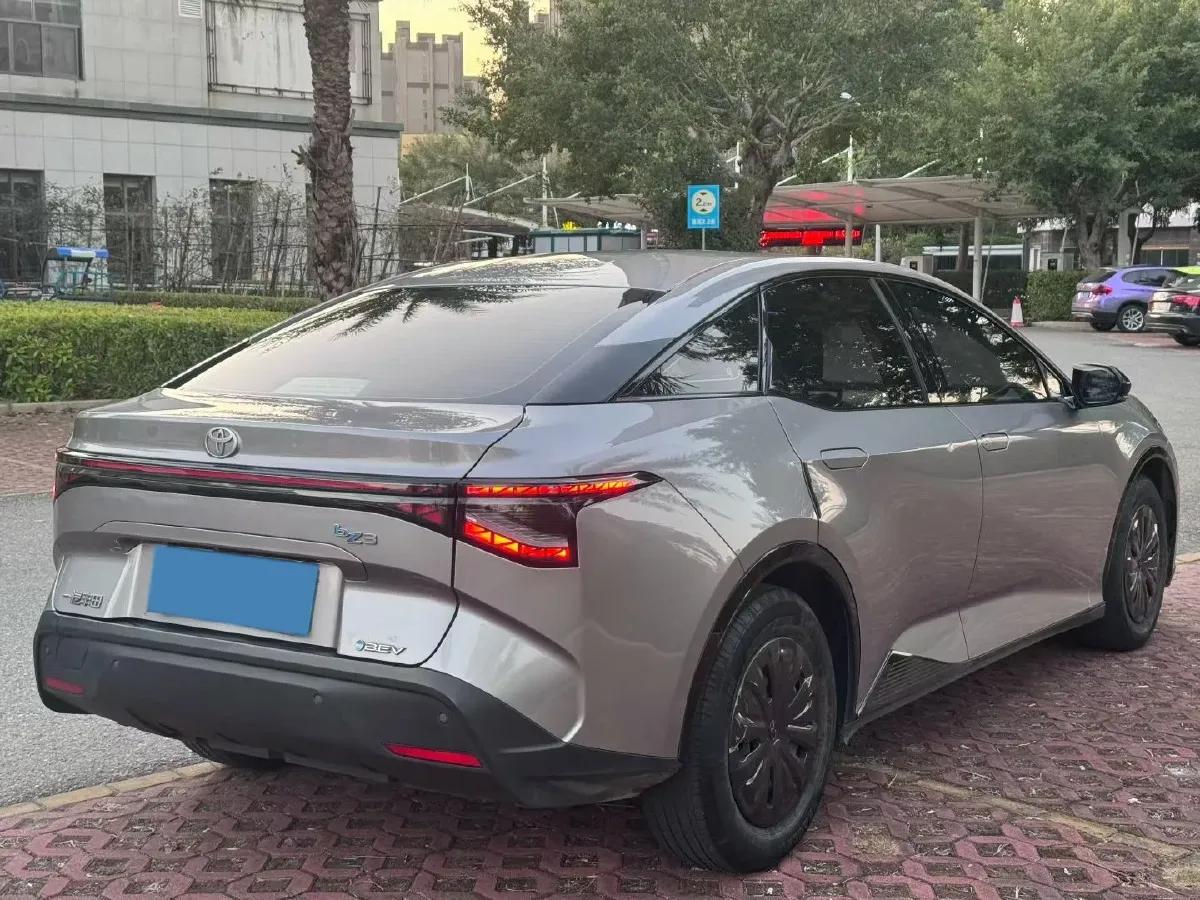 2023 Toyota bZ3 BEV 49.92KWH,autocango,china used car exporter,china ev exporter,chinese used car exporter,chinese used ev exporter